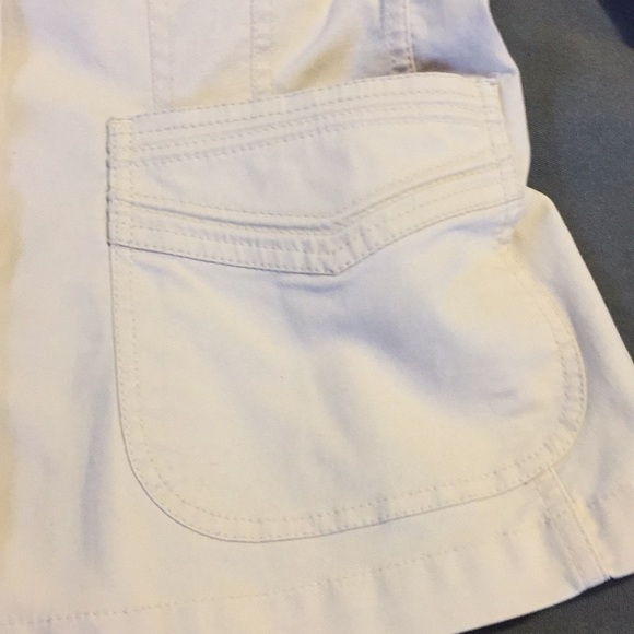 Cream Banana Republic jacket with big buttons - Picture 5 of 6